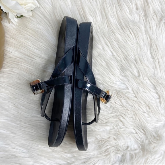Stuart Weitzman Black Patent tortoise shell ring Thong Sandals Sz 7.5 - Picture 5 of 8